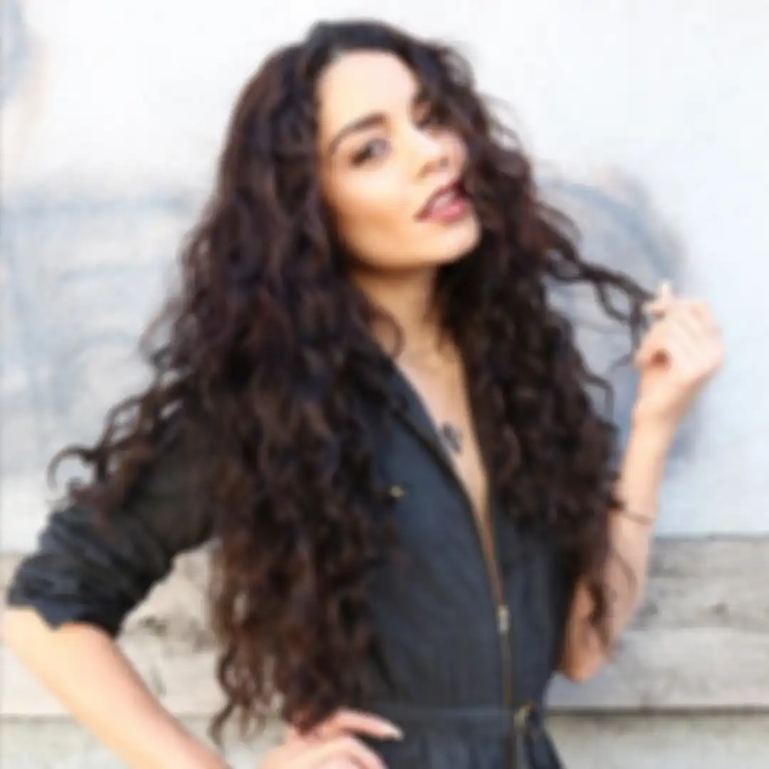 Vanessa Hudgens rambut keriting