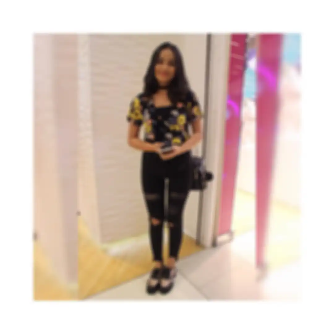 Fashion Syifa Hadju