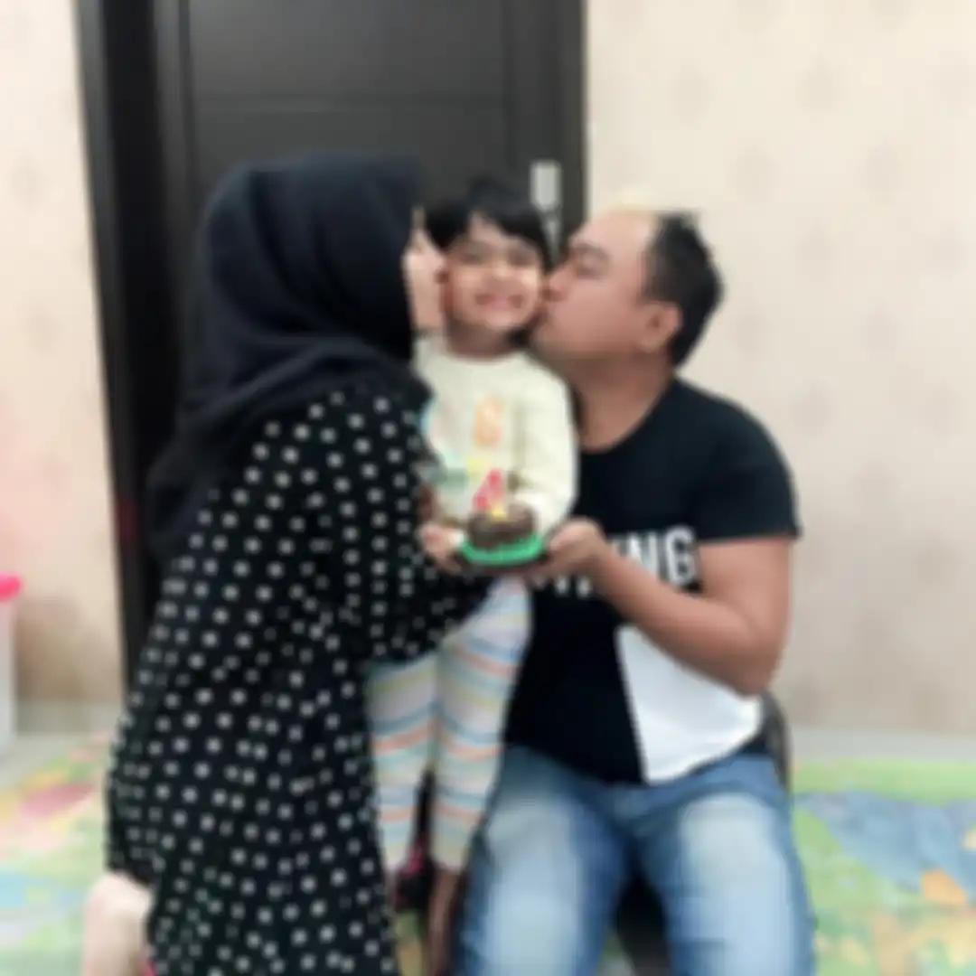Azis Gagap dan keluarga