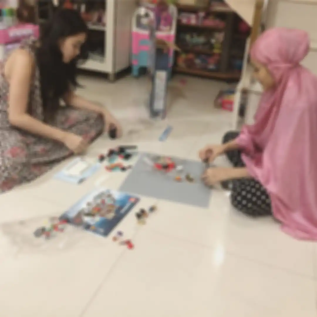 Ruang bermain Bilqis juga sering digunakan sang ibu bermain