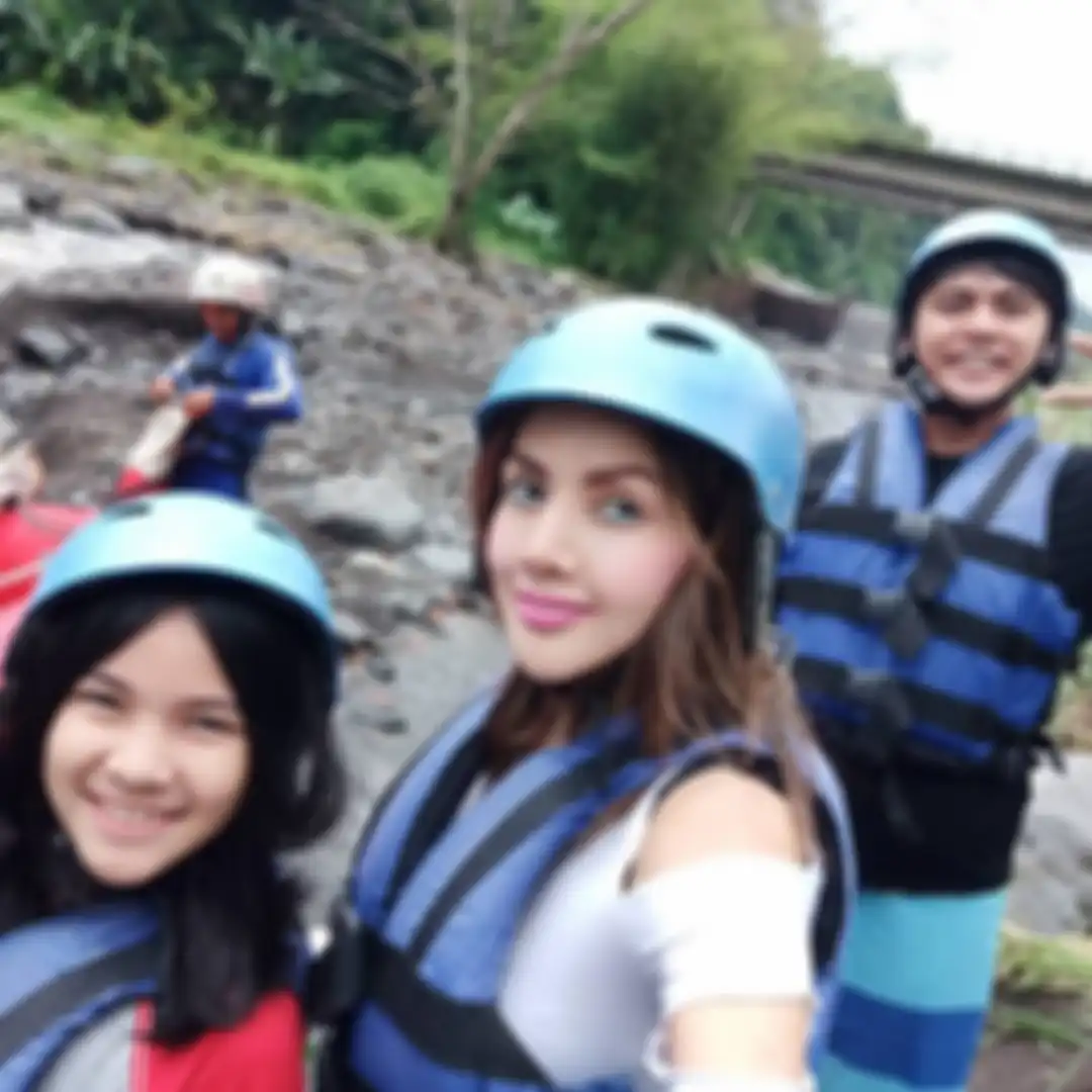 Kebersamaan Keisha Aira Natania bersama mama dan papanya