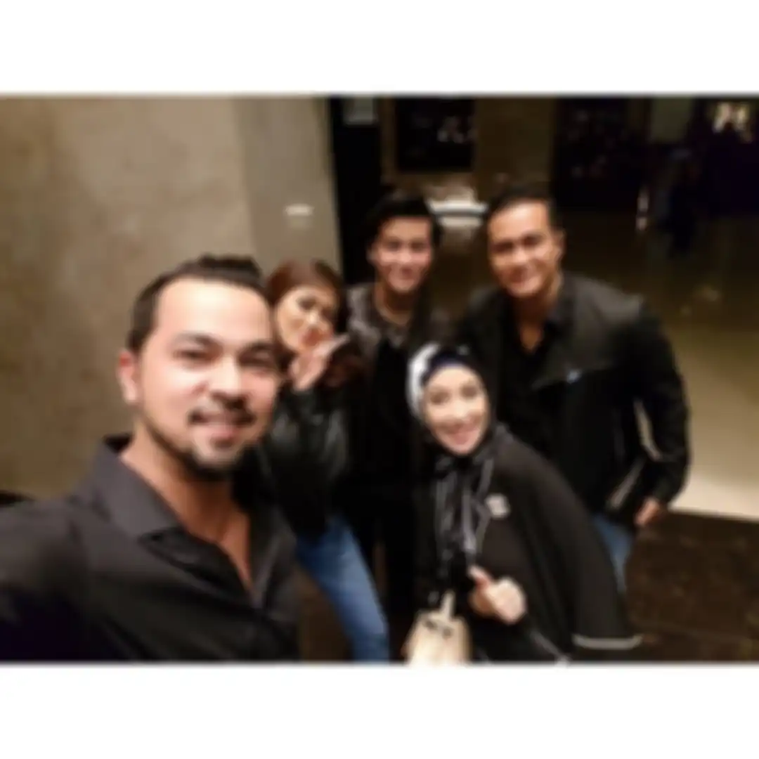 Adjie Pangestu dan keluarga Anissa Trihapsari