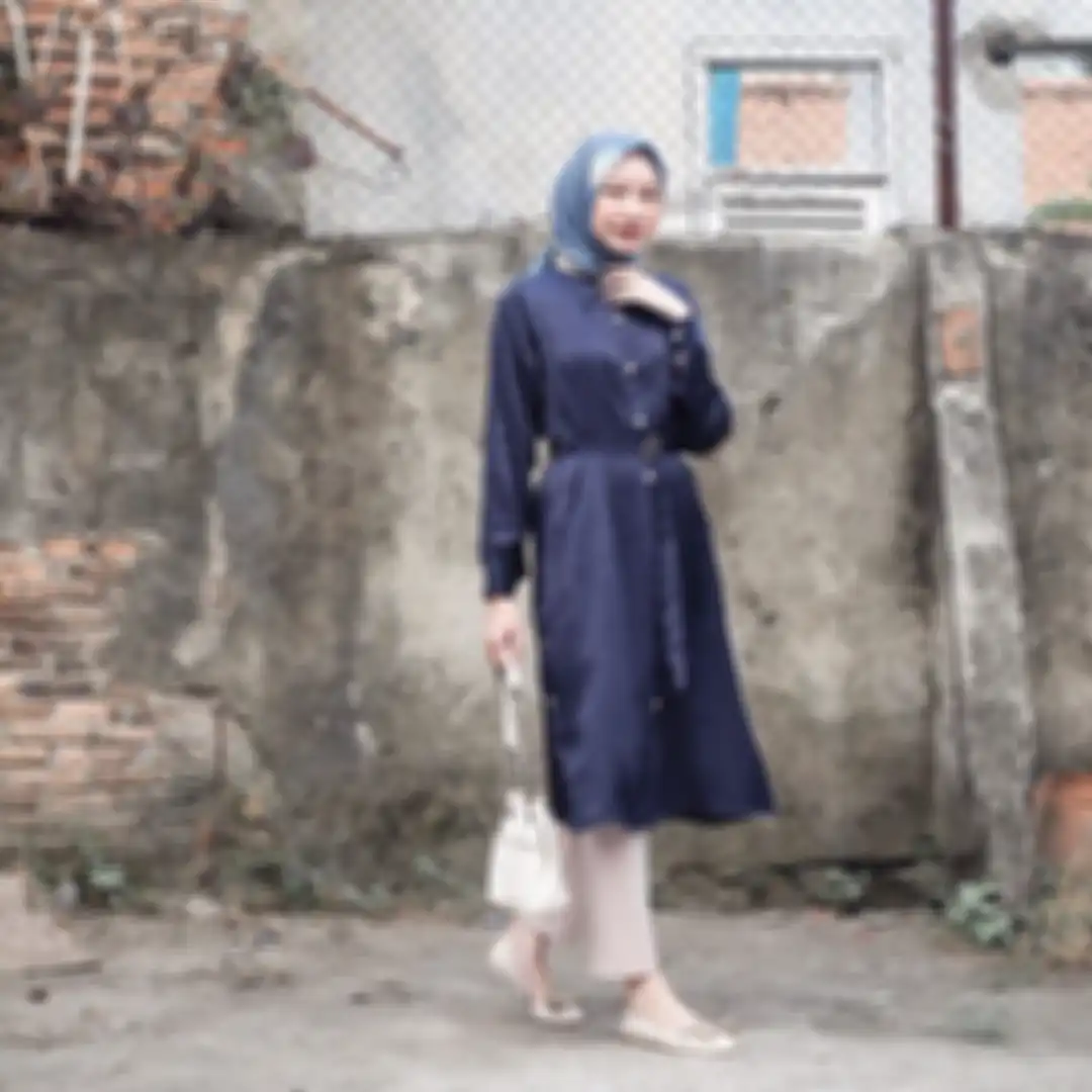 Tunik hijab navy buat lebaran