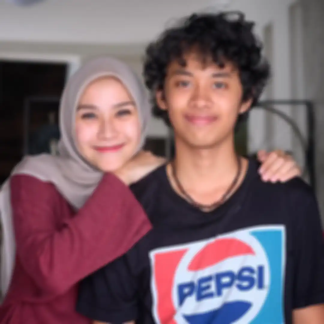 Kedekatan anak Hanung Bramantyo, Bhumi dengan Ibu sambungnya, Zaskia Adya Mecca.