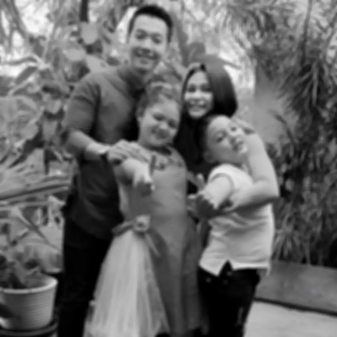 Kedekatan Enjy dengan anak-anak Krisdayanti