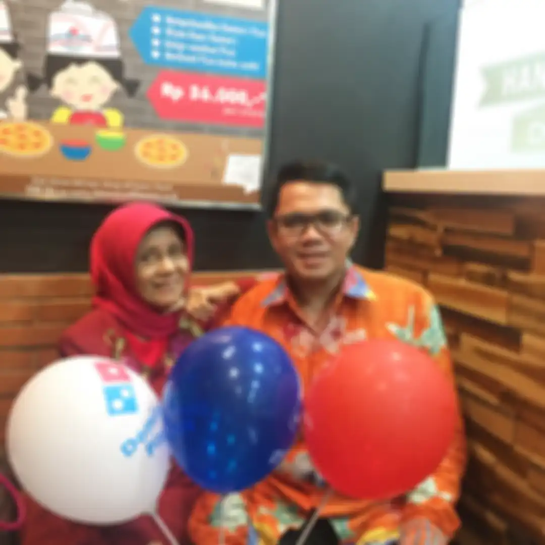 Arteria Dahlan ketika merayakan ulang tahun sang ibunda