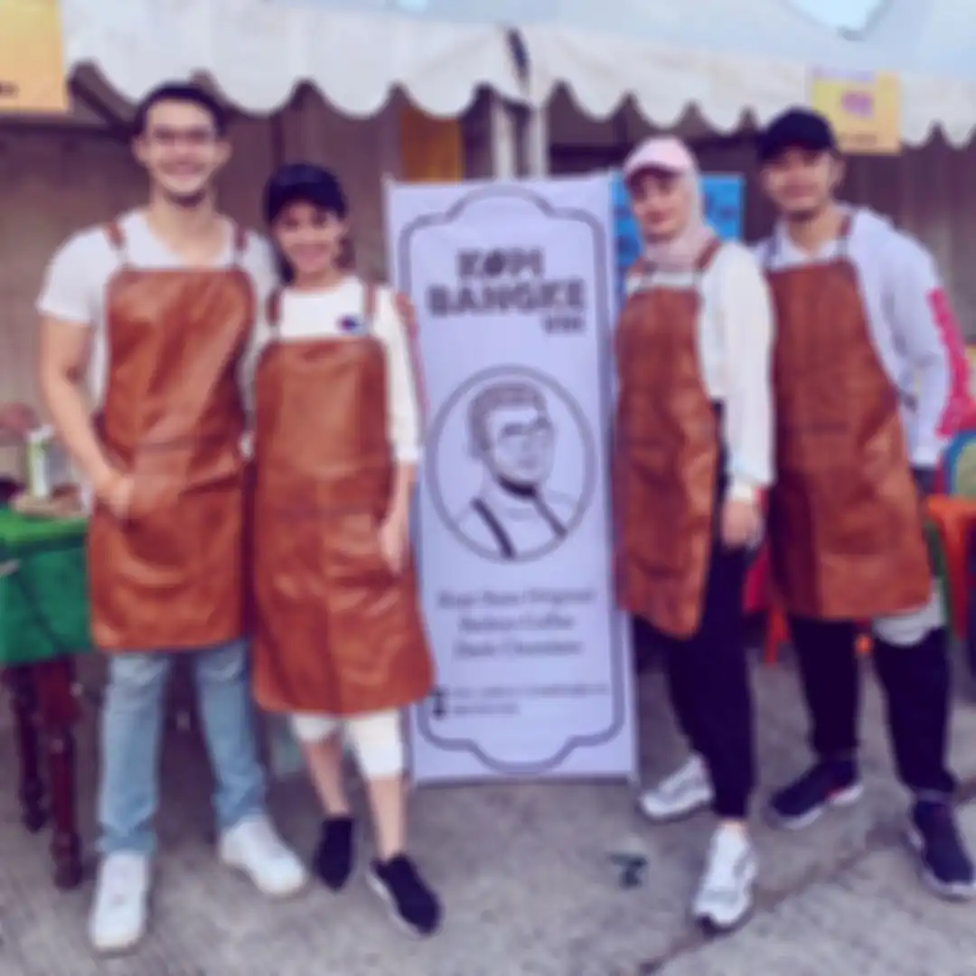 Sylvia Fully kini sibuk jualan kopi