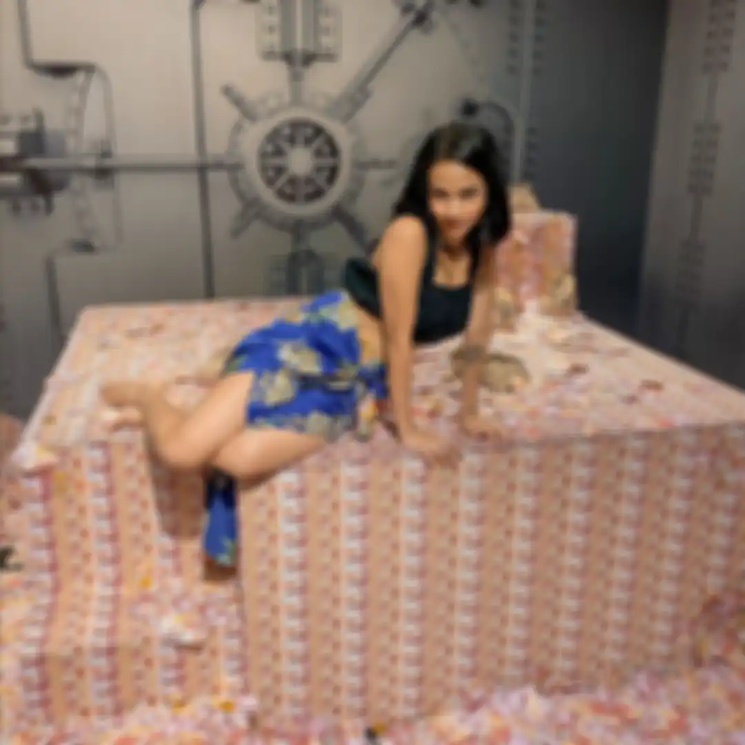 Vanessa Angel saat pamer tato