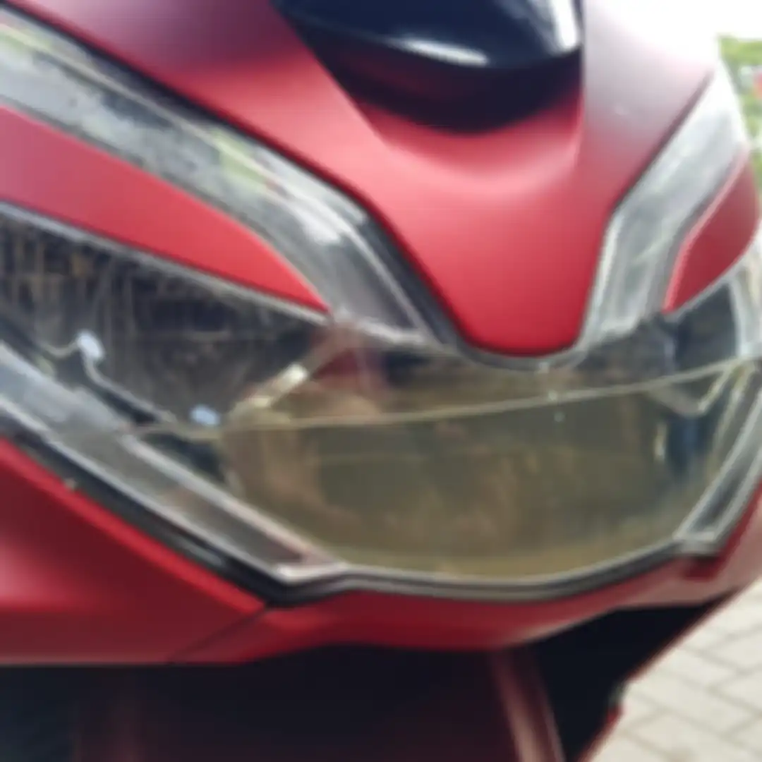 Lampu depan motor mati akibat terendam banjr