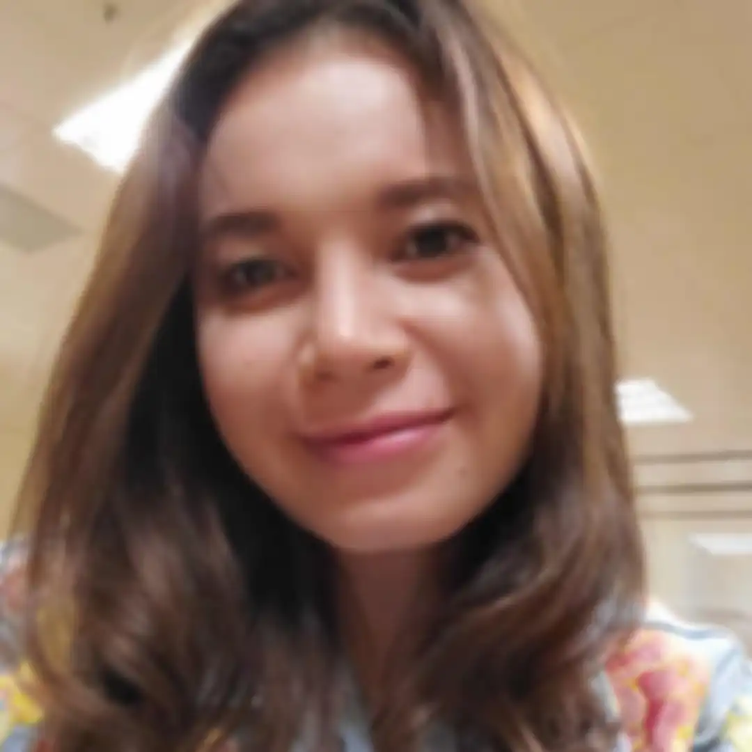 Foto selfie yang diunggah oleh Rossa untuk menjawab tuduhan netizen mengenai operasi plastik.