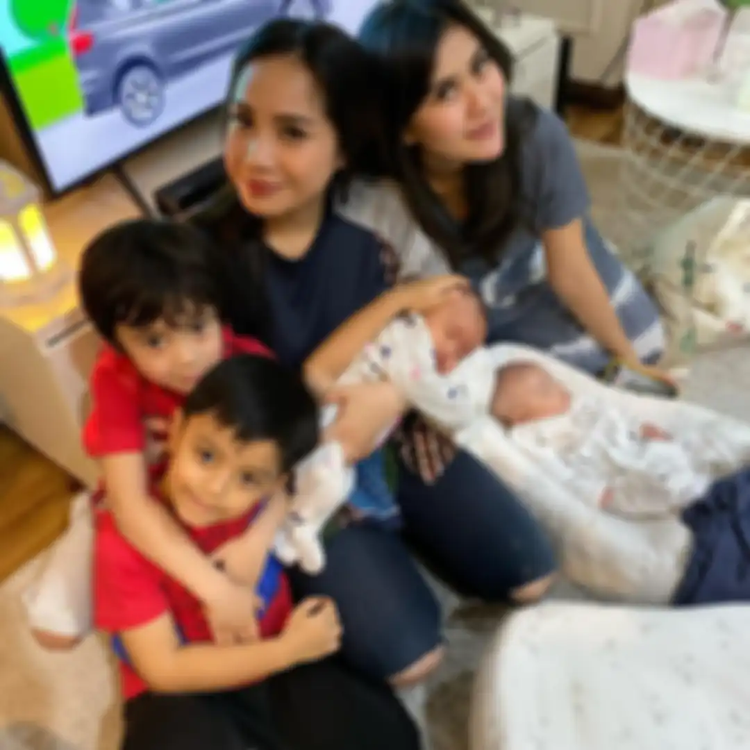 Nagita Slavina pertama kali bertemu dengan anak kembar Syahnaz Sadiqah.