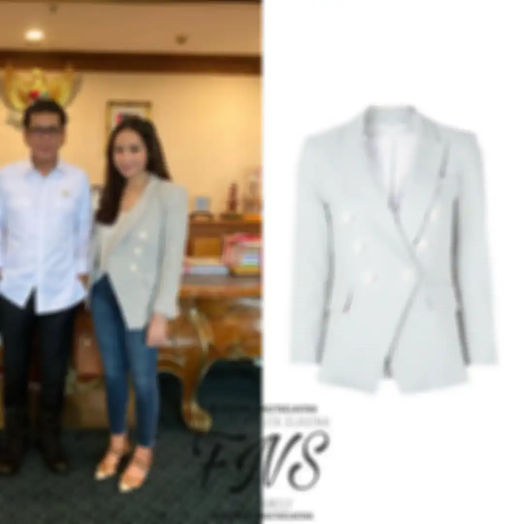 Blazer terbaru Nagita Slavina saat kunjungan. 