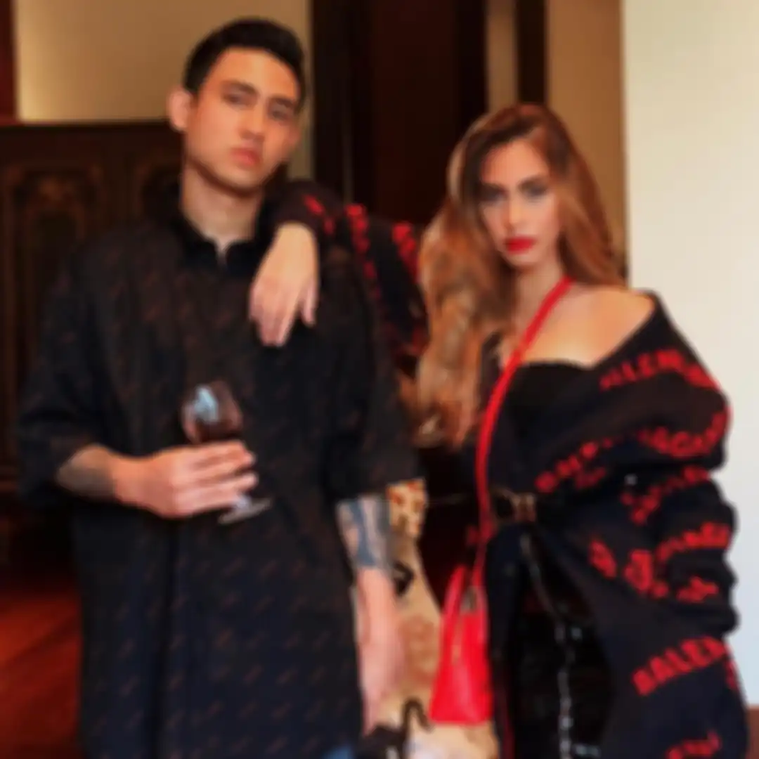 Gaya kompak Valerie Thomas dan Axel Thomas