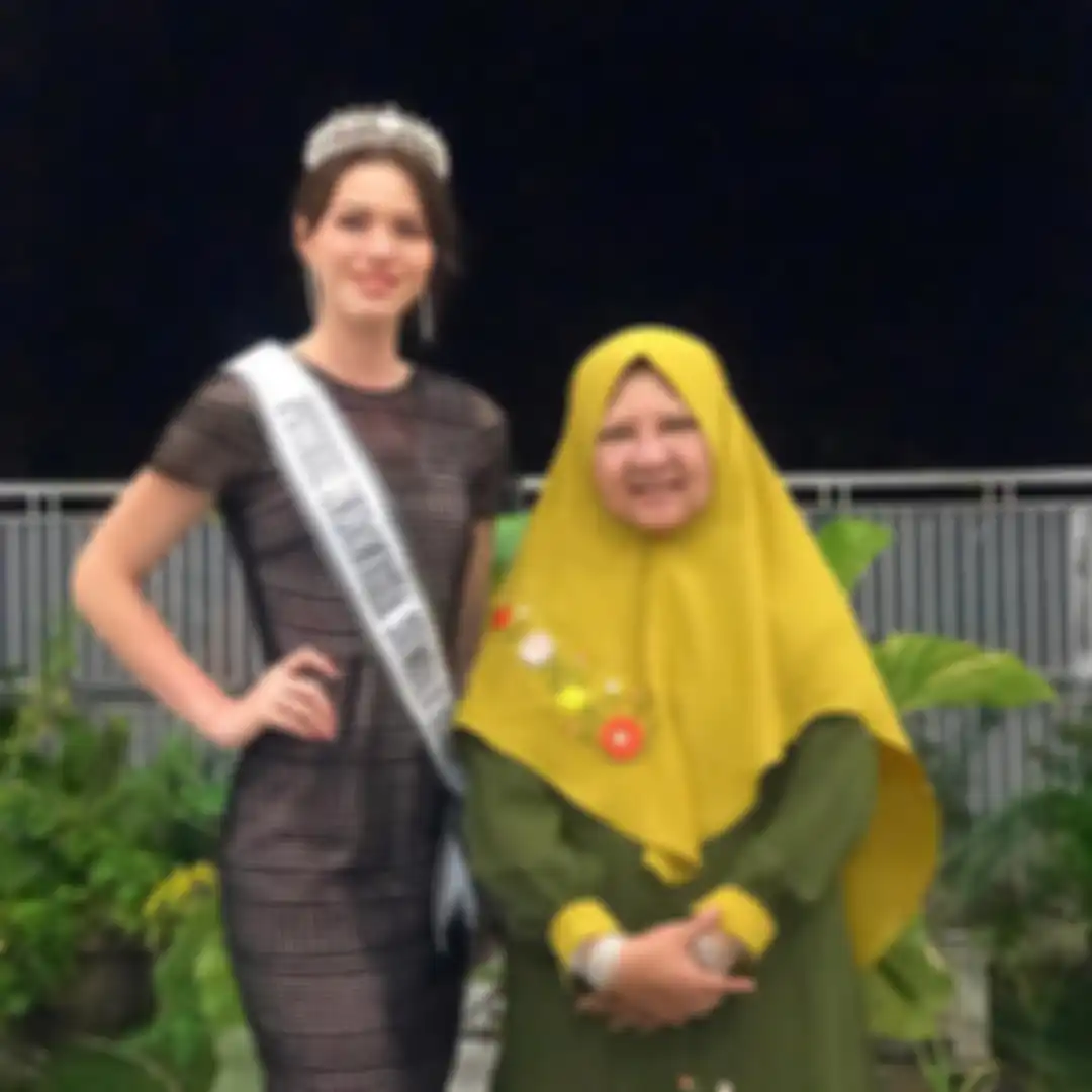 Foto Kalista dengan Istri gubernur Sumbar Nevi Zuairina di Instagram milik Kalista Iskandar