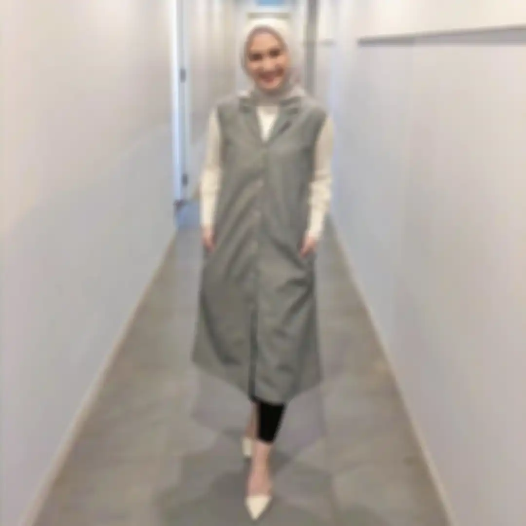 Inspirasi outer stylish ala Melody Laksani