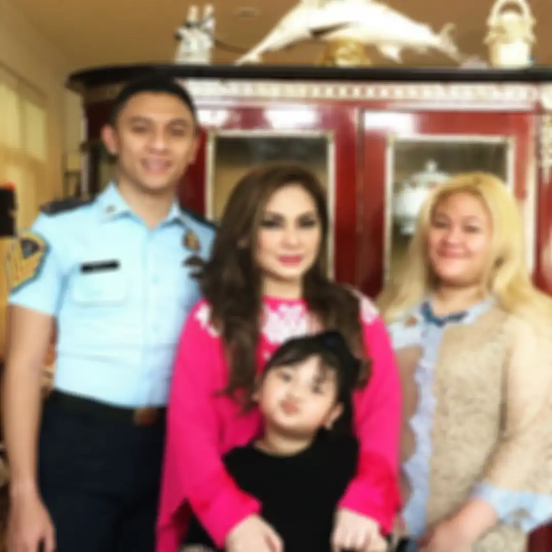 Olivia Daniaty ajak kekasih lebaran bertemu Nia Daniaty 