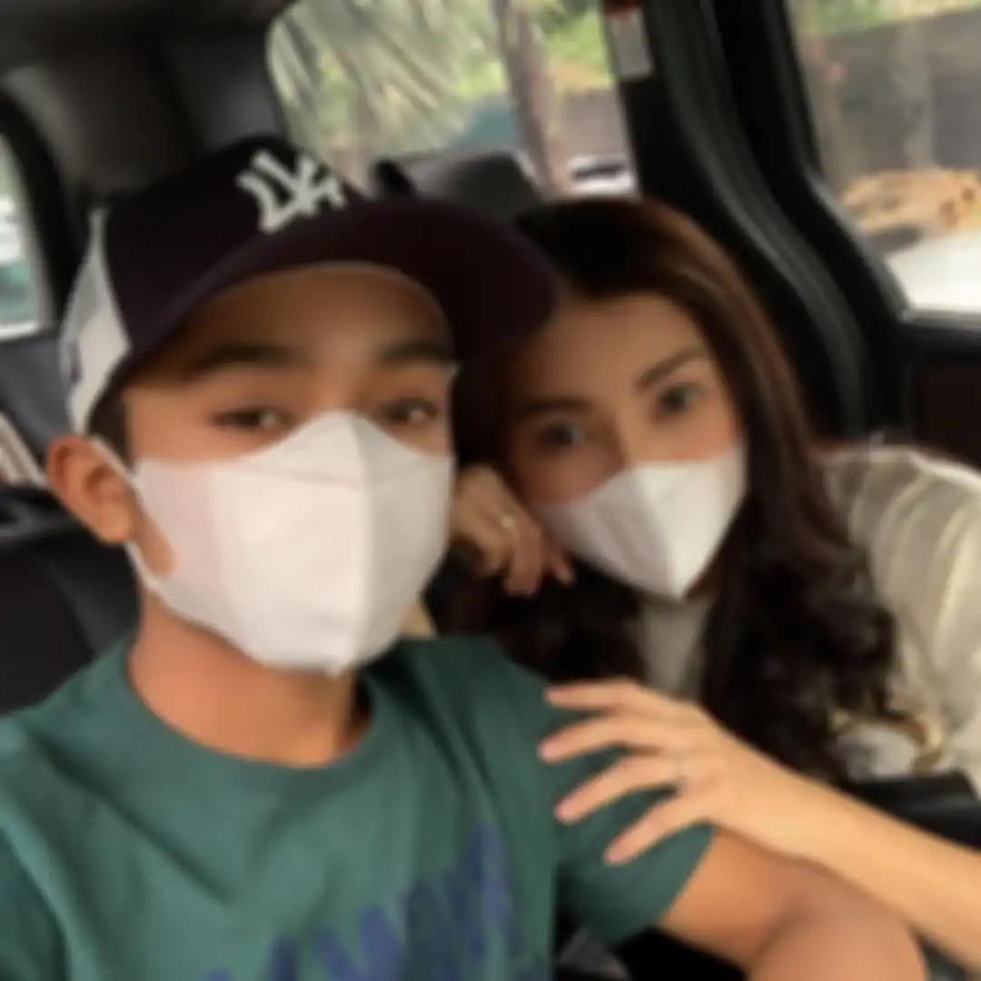 Betrand Peto unggah foto bersama Sarwendah 
