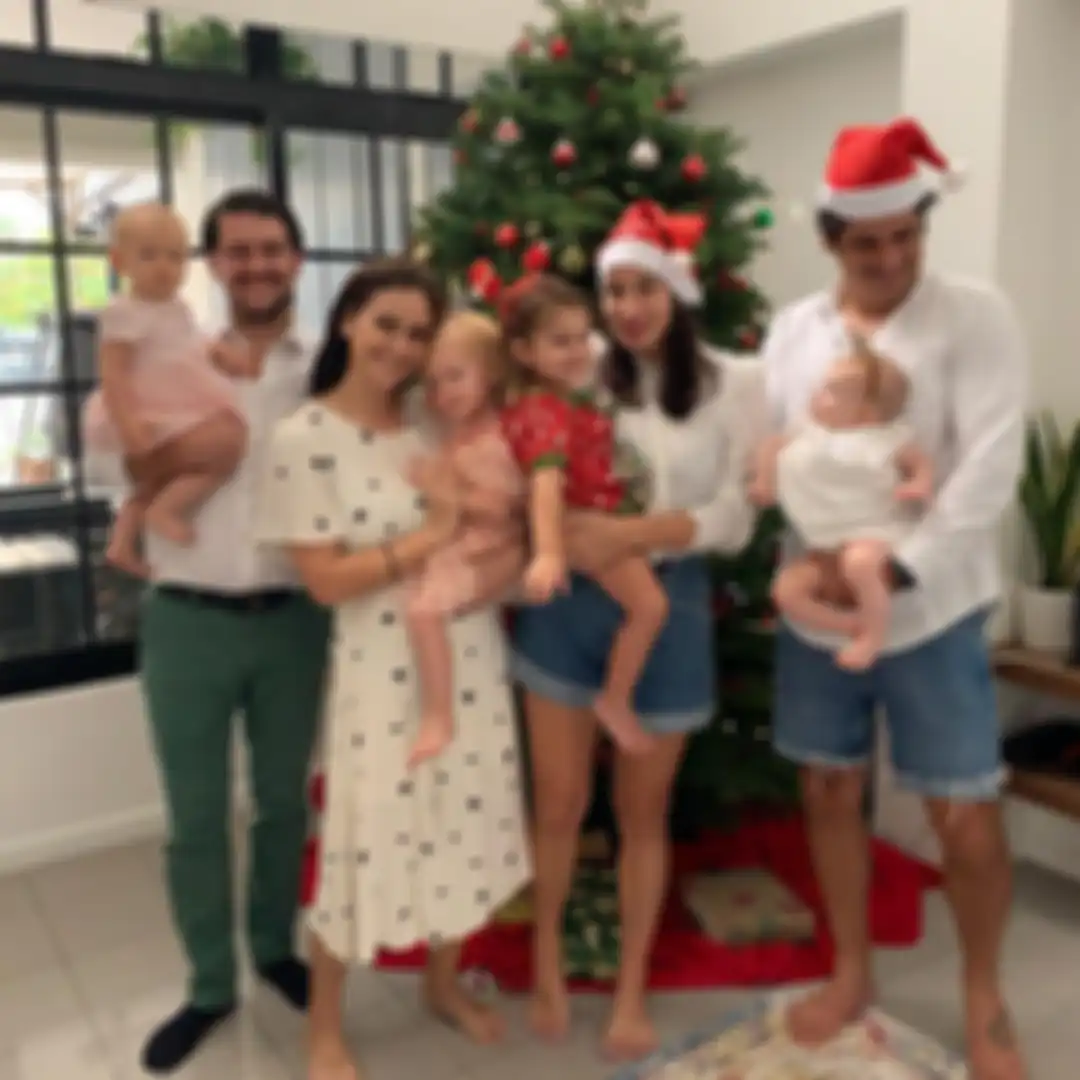 Marissa Naustion dan suaminya rayakan Natal bersama di Singapura