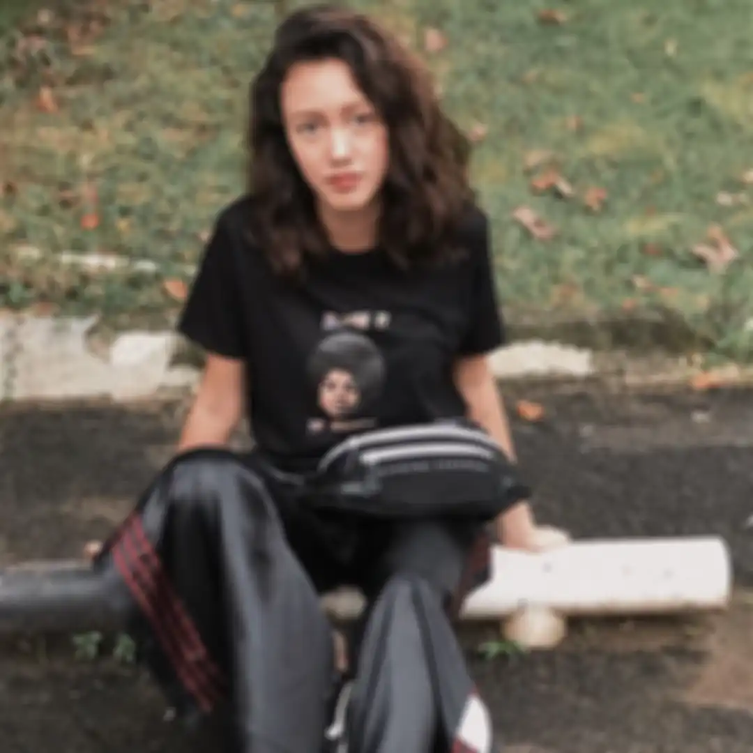 Padu padan celana hitam ala Nabila Sudiro