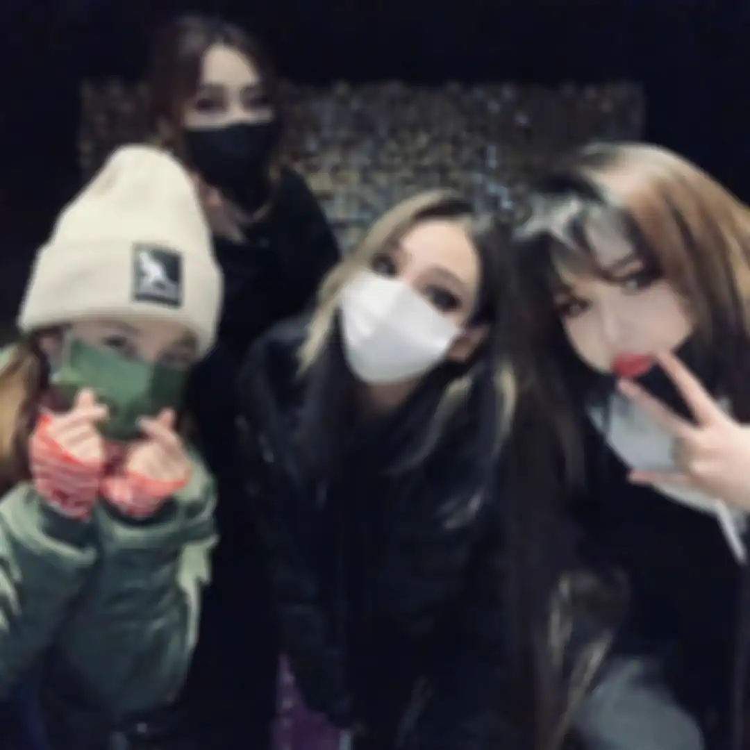 Ulang tahun Minzy dihadiri member 2NE1