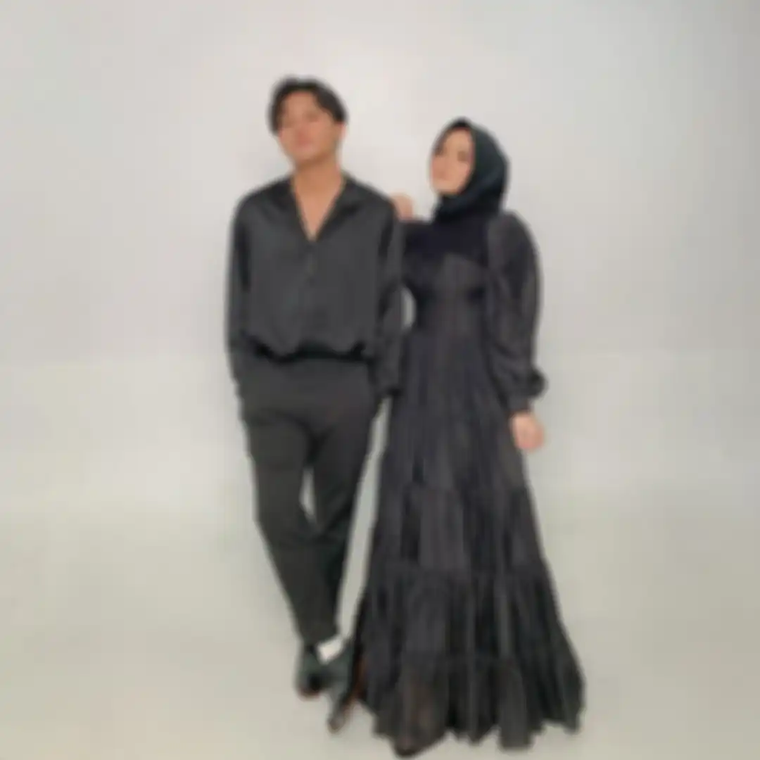 Gaya kompak Rizky Febian dan Putri Delina pakai outfit hitam