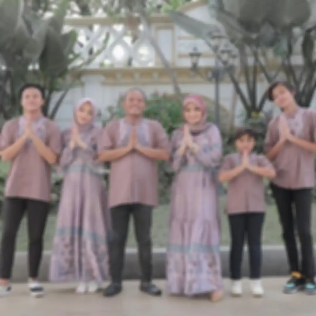 Keluarga Sule dan Nathalie Holscher bersama Putri Delina dan Rizky Febian