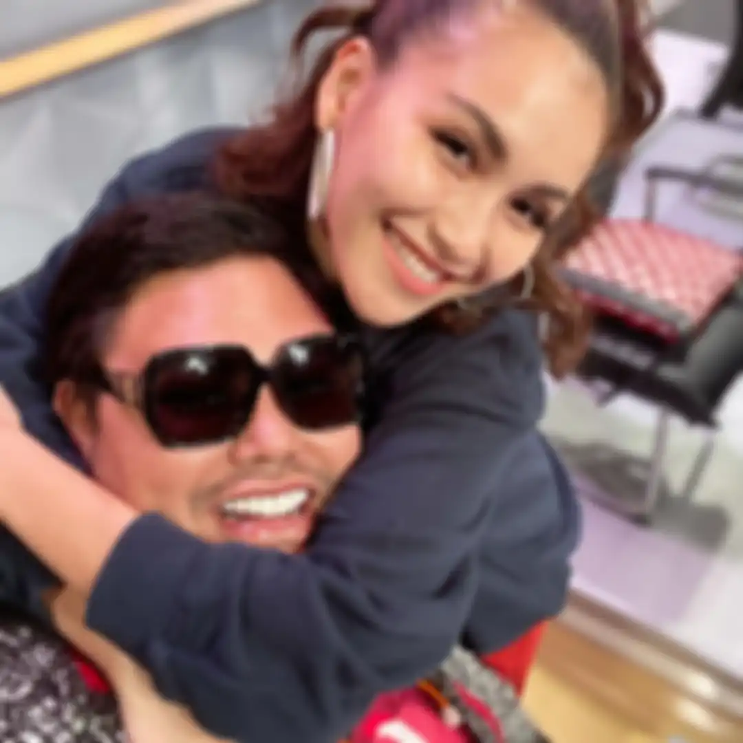 Rumah Rp 8 miliar pemberian presenter Ivan Gunawan kabarnya ditolak pedangdut Ayu Ting Ting. Ivan Gunawan pun buka suara.