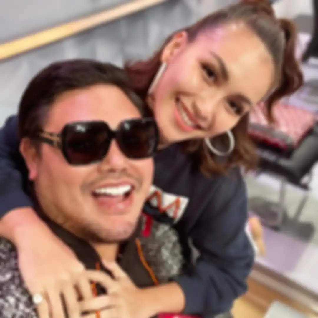Rumah Rp 8 miliar pemberian presenter Ivan Gunawan kabarnya ditolak pedangdut Ayu Ting Ting. Ivan Gunawan pun buka suara.