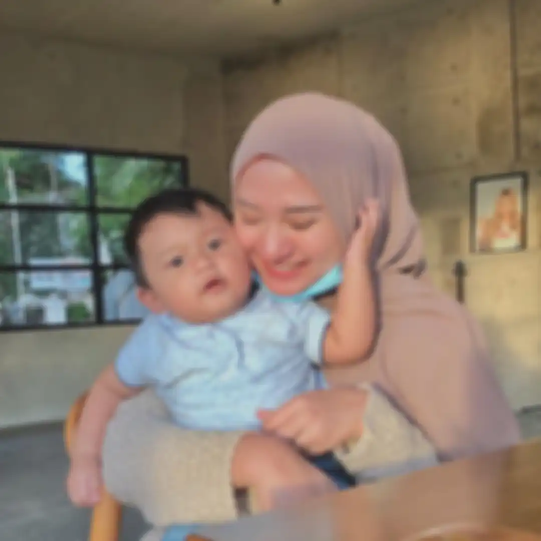 Adik Alvin Faiz, Ameer Azzikra telah resmi menikahi Nadzira Shafa. Ini alasan mereka terpaksa menunda bulan madu.