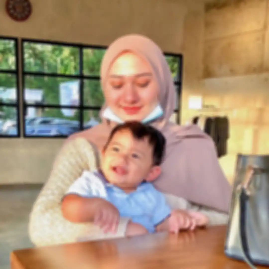 Adik Alvin Faiz, Ameer Azzikra telah resmi menikahi Nadzira Shafa. Ini alasan mereka terpaksa menunda bulan madu.