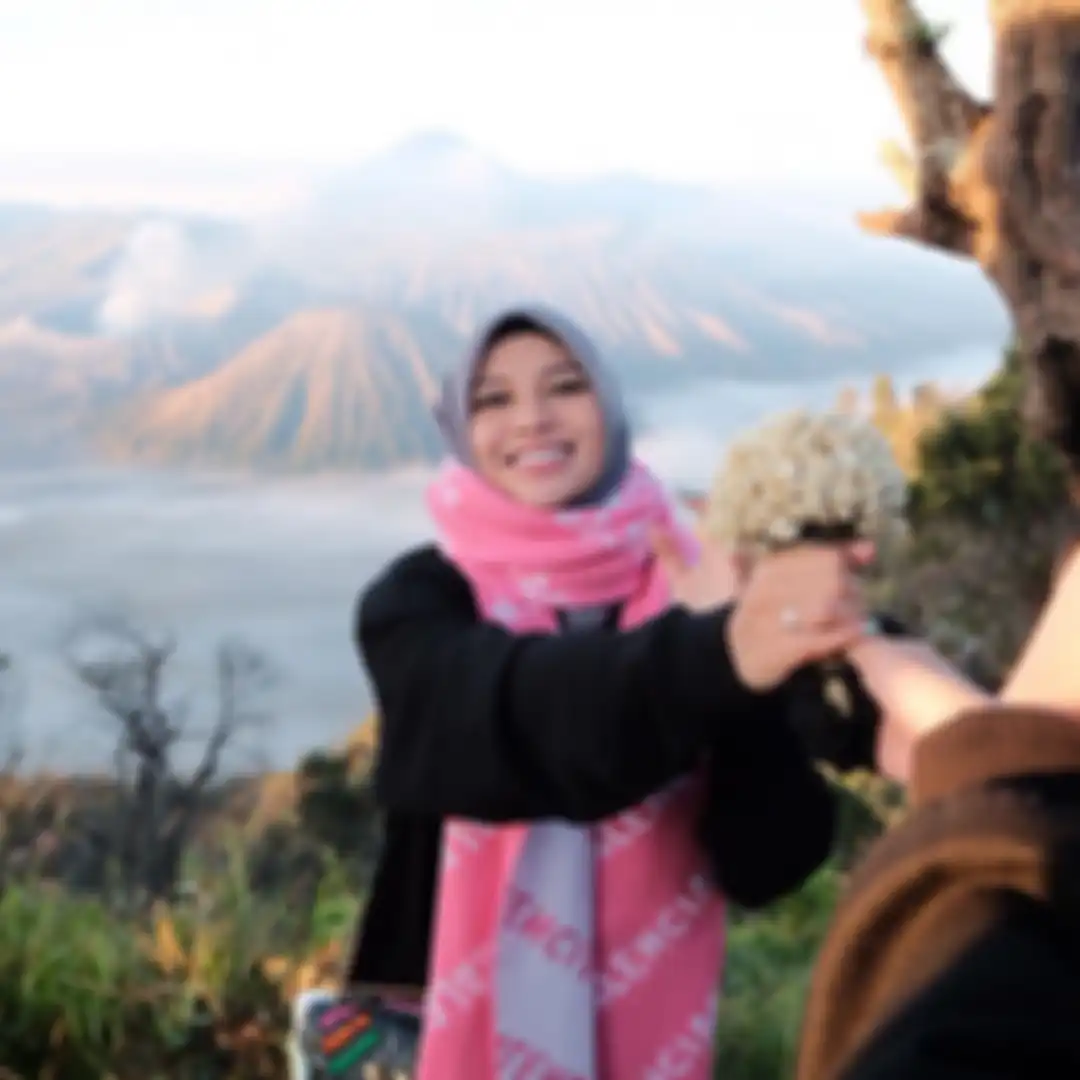 Satu Indonesia berutang maaf pada Atta Halilintar. Ternyata, suami Aurel Hermansyah dapat bunga edelwies dari sini. 