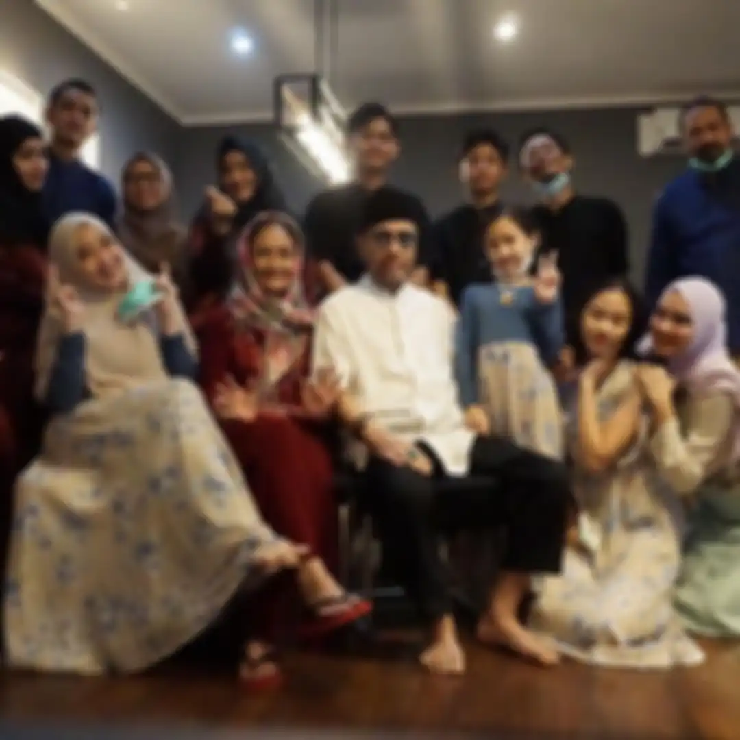 Kenangan Cindy Fatikasari kepada ayah mertuanya, yang berani pasang badan saat dia disebut hamil duluan.