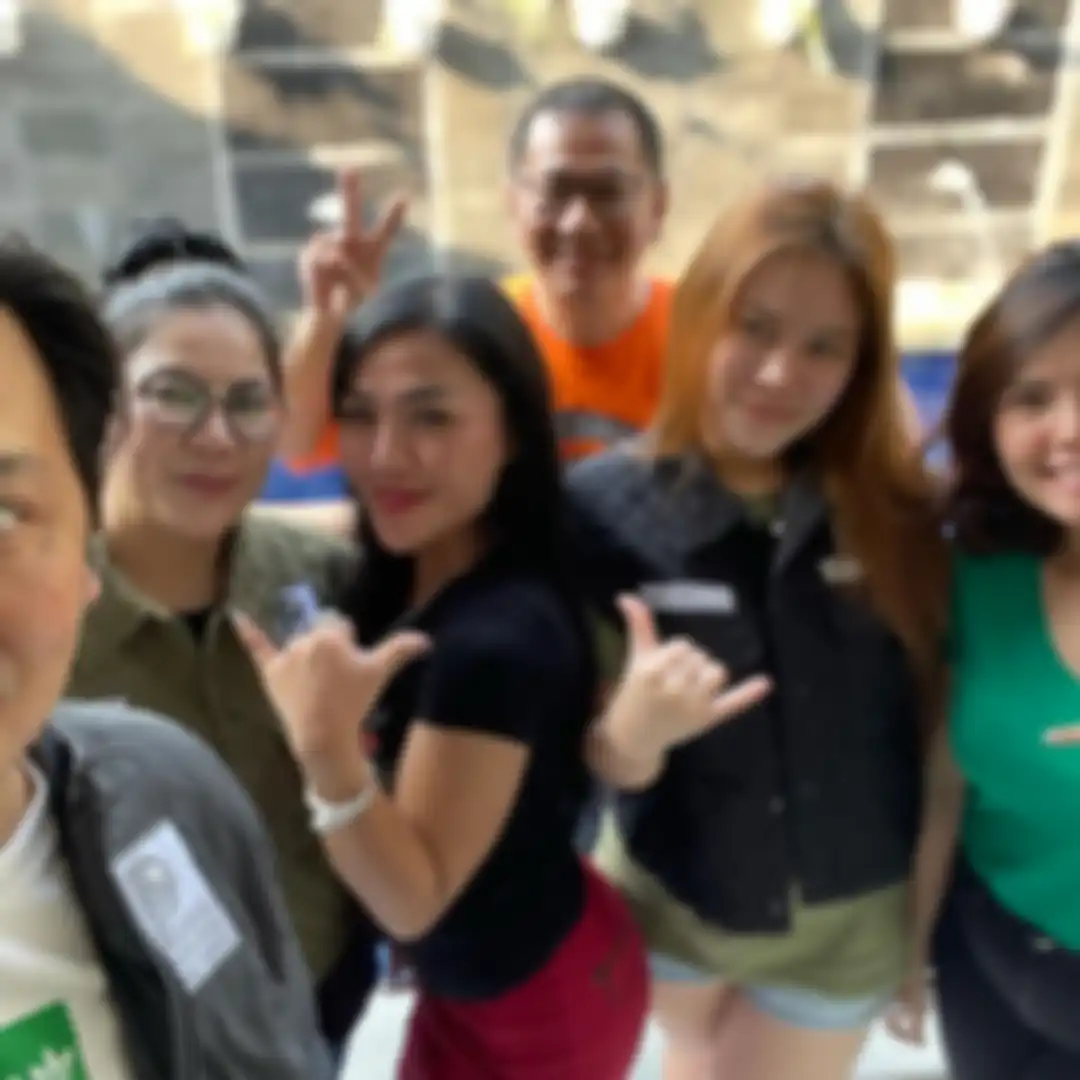 Foto Farhat Abbas bareng dr Lois Owen jadi bahan ledekan netizen di akun Instagram pribadi mantan suami Nia Daniaty ini.