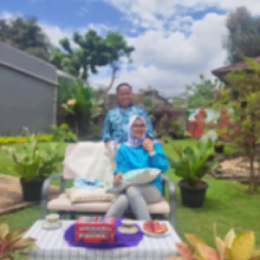 Narji Cagur mencuri perhatian lewat foto panen kebun miliknya di Pekalongan, Jawa Tengah.