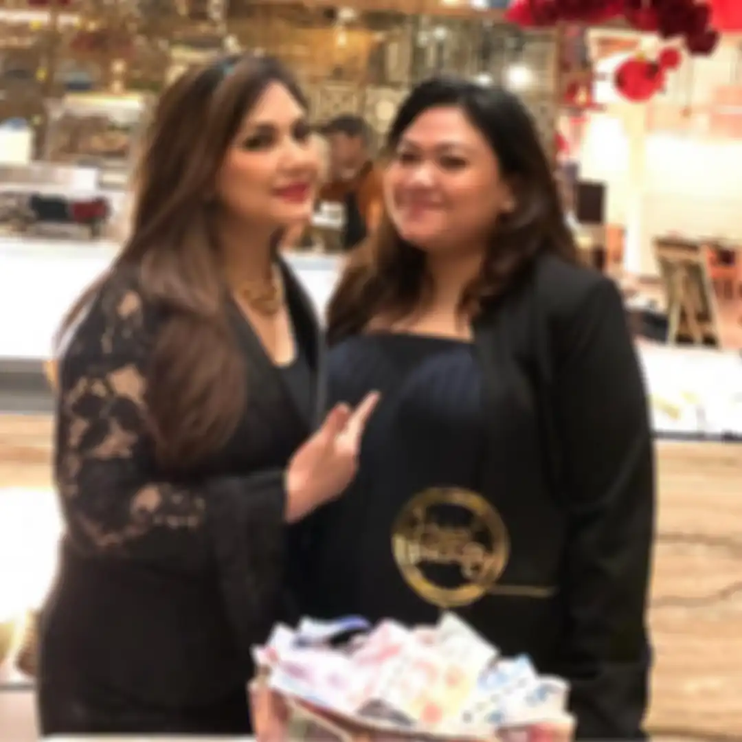 Putri Nia Daniaty, Olivia Nathania kerap dimanja sang ibunda lewat foto pesta mewah. Hal ini terlihat dalam unggahan Nia Daniaty di media sosial.