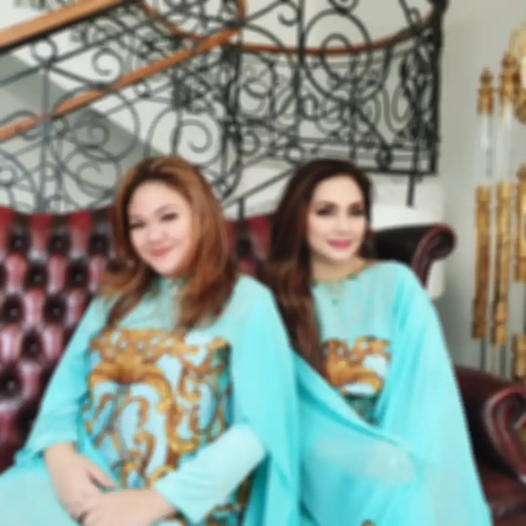 Putri Nia Daniaty geram foto anak kesayangannya muncul, dia mengancam balik mantan guru SMA nya dalam kasus penipuan CPNS itu. 