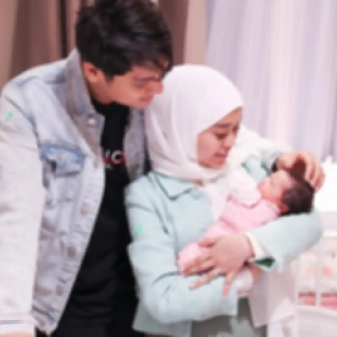 Foto wanita berhijab yang ngotot laporkan Lesti Kejora dan Rizky Billar ke polisi muncul di media sosial. 