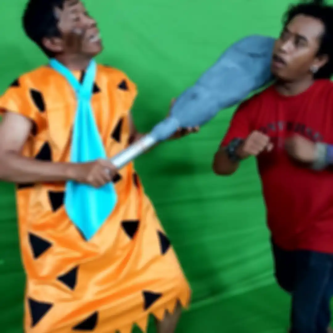 Kiwil malah mengunggah foto unik di Instagram. Semua itu dipicu omongan soal wanita di depan Feny Rose. 