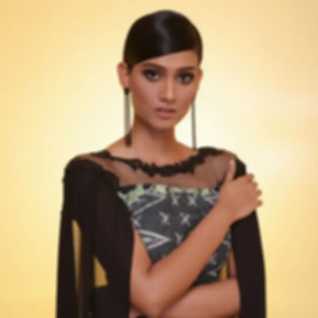 Kali ini klaim atas aset budaya Indonesia datang dari Miss World Malaysia Lavanya Sivaji. Sontak foto Lavanya Sivaji digeruduk tanpa ampun.