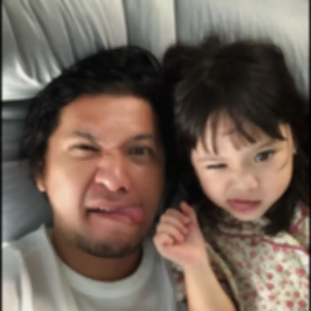 Foto anak manis Gisel disebut lebih bahagia sama papanya. Bahkan, ada netizen yang berani menyindir kekasih Gisel, Wijin dengan telak. 