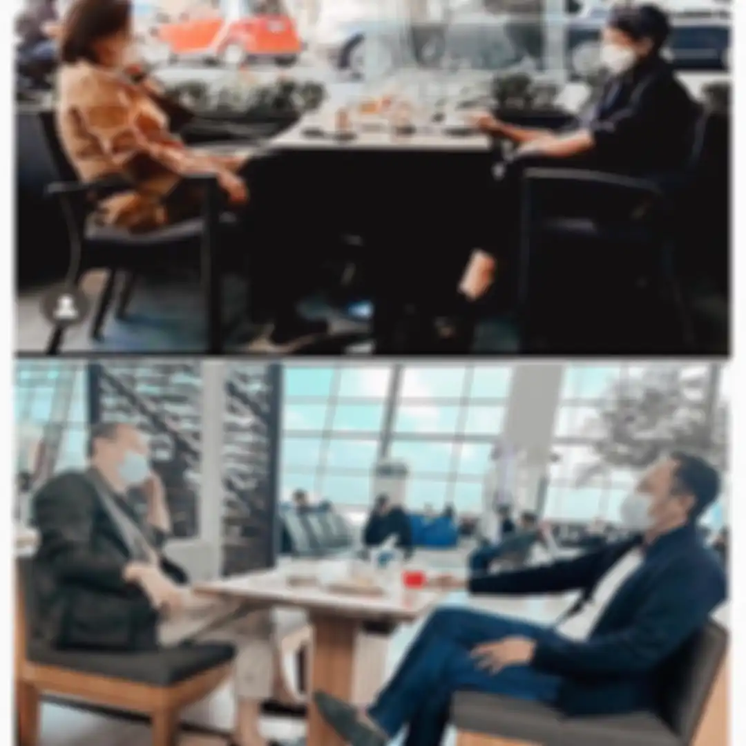 Cak Lontong mengunggah foto dirinya yang mirip dengan kegiatan santai menteri Jokowi. Dia menyebutkan alasan dirinya jarang masuk akun gosip.