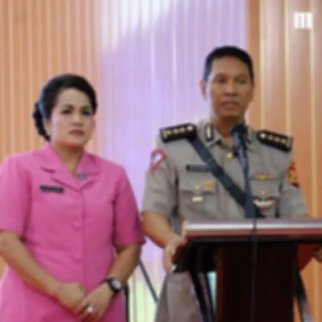 Walaupun foto adik bungsu Andika Perkasa itu tidak setenar sang kakak, namun soal karier Kombes Bhirawa tak kalah mentereng di Polri.