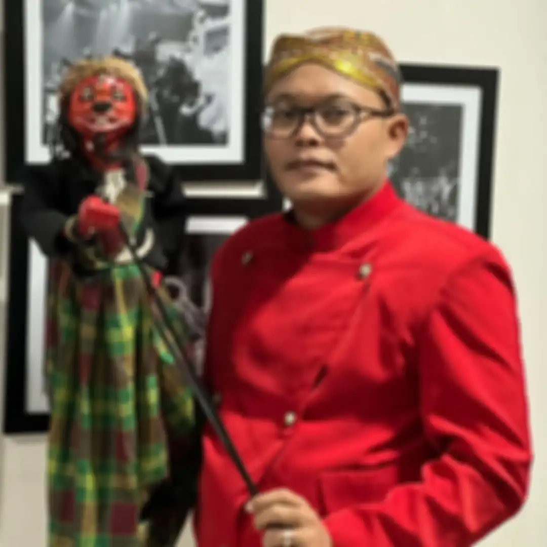 Netizen bertanya-tanya atas foto duka yang diunggah Sule di akun Instagram pribadinya. Kepergian Dose Hudaya sudah bikin remuk musisi Sunda.
