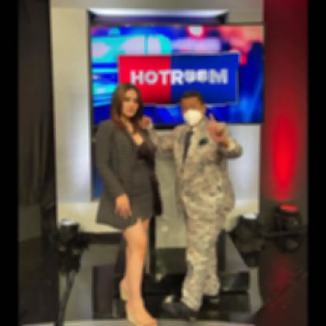 Hotman Paris bicara soal memiliki banyak aspri cantik. Ia mengaku membutuhkan banyak aspri cantik untuk marketing bisnisnya.
