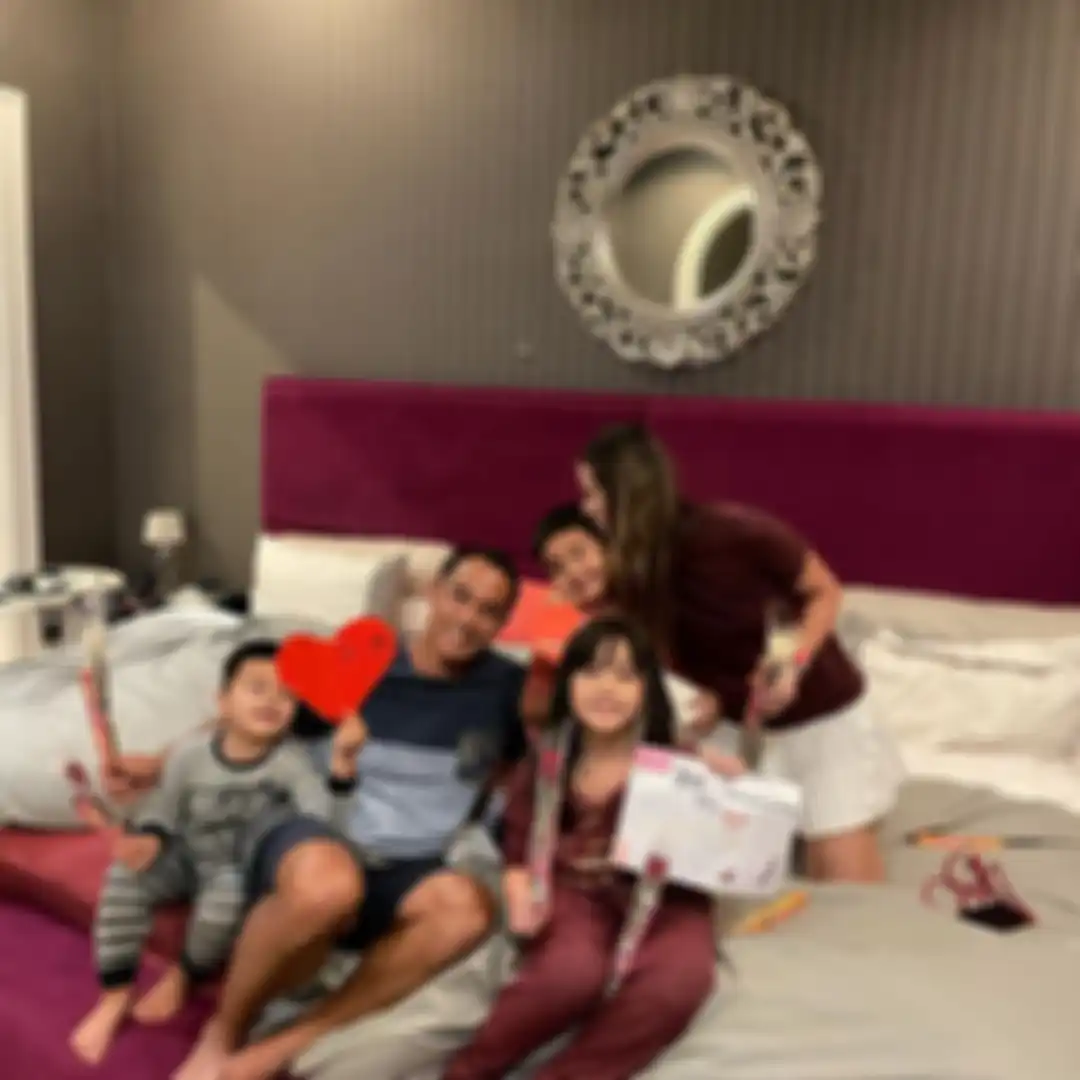 Nia Ramadhani sudah bebas sejak sebelum puasa membuat netizen terkejut. Istri Ardi Bakrie ternyata sengaja belum unggah foto di Instagram.
