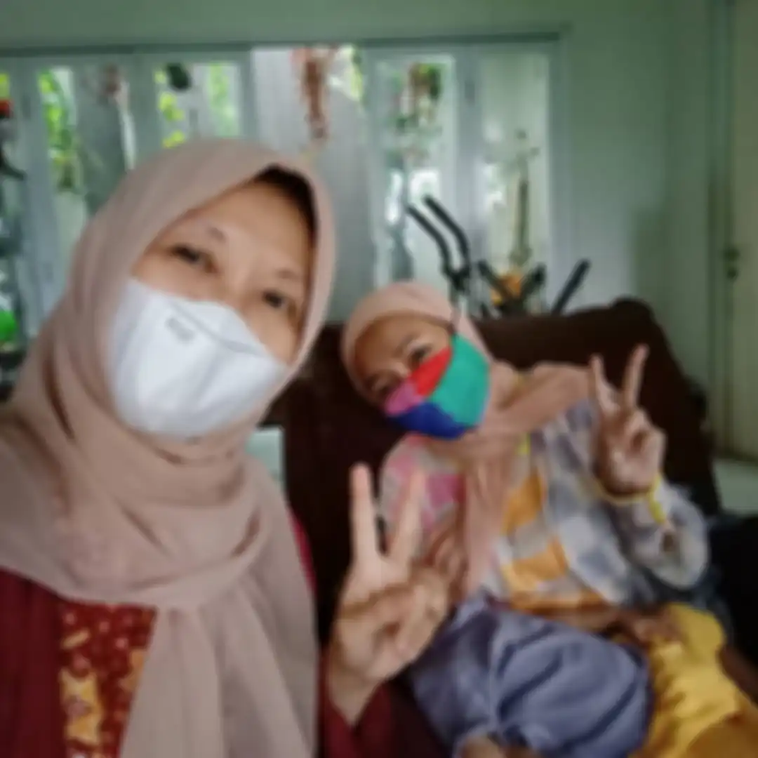 Istri dokter Achmad Yurianto ternyata punya profesi mentereng ini. Dia setia menemani suaminya yang meninggal di kampung halaman.