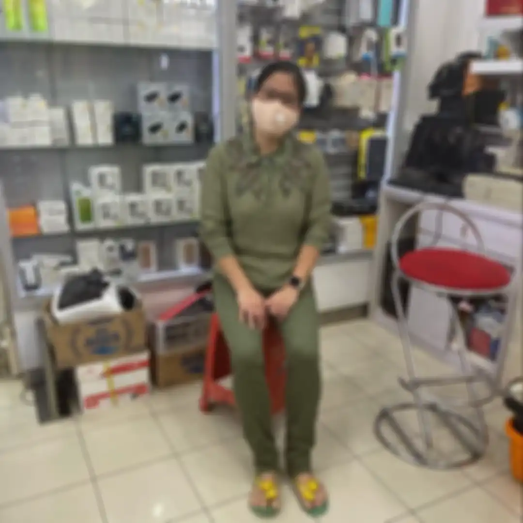 Begini cara Hotman Paris bikin wanita ambil coklat di Alfamart terpojok. Pantas Razman Nasution tekuk lutut. Foto pelaku makin dibully.