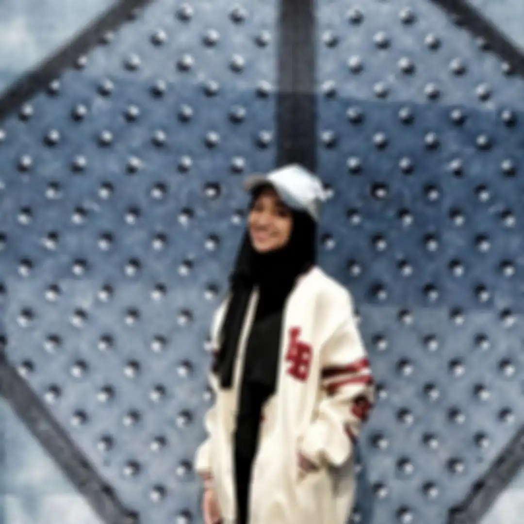 Outfit hijab tomboy ala Nabila Taqiyyah
