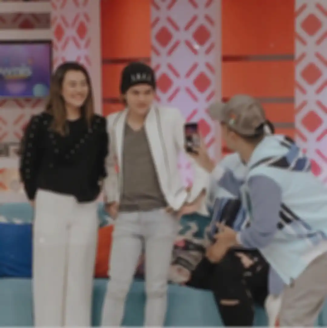 Gaya Aaliyah Massaid dengan outfit hitam