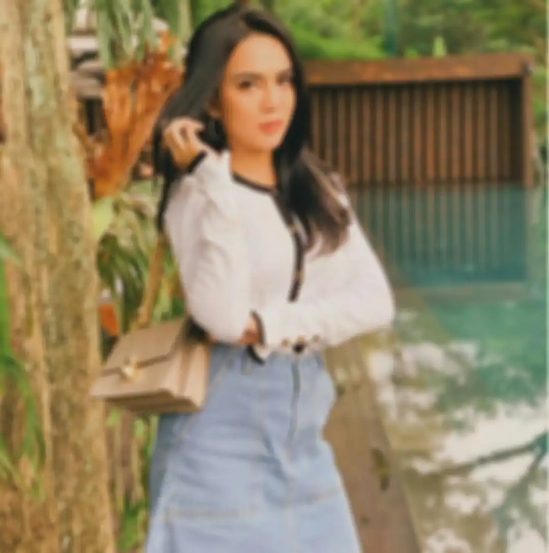Inilah deretan artis berbodi seksi yang menjadi simpanan para pejabat Tanah Air. Foto terkininya sampai dicari di media sosial.